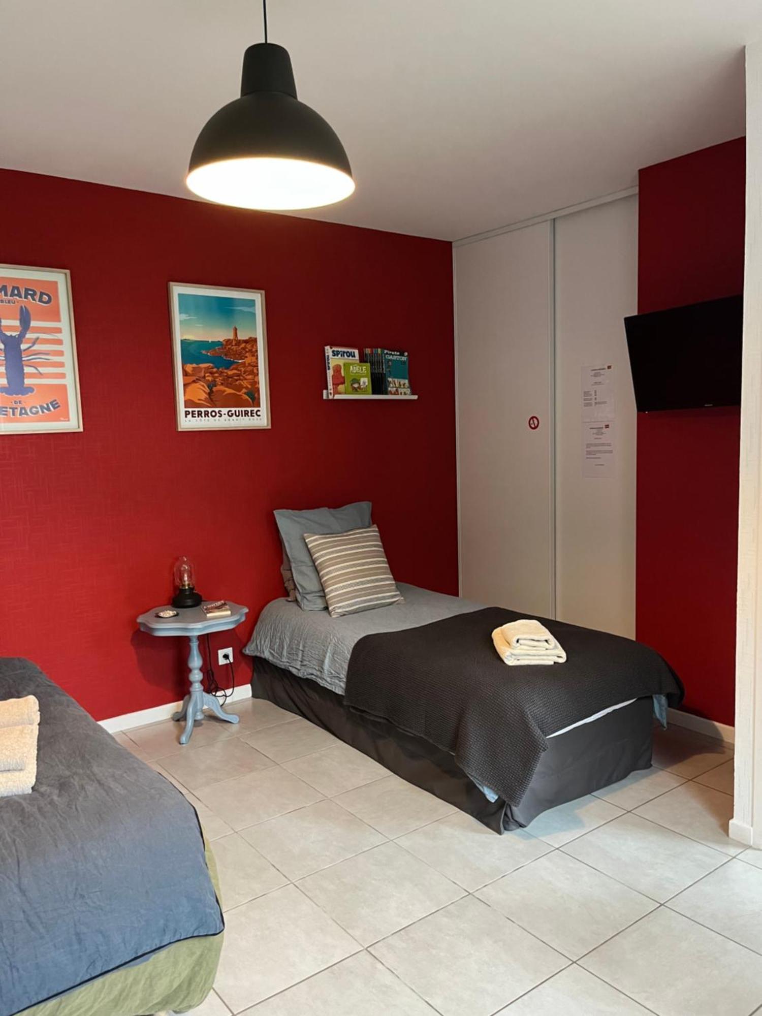 L'Atelier De Mezareun Bed & Breakfast Ushant Exterior photo