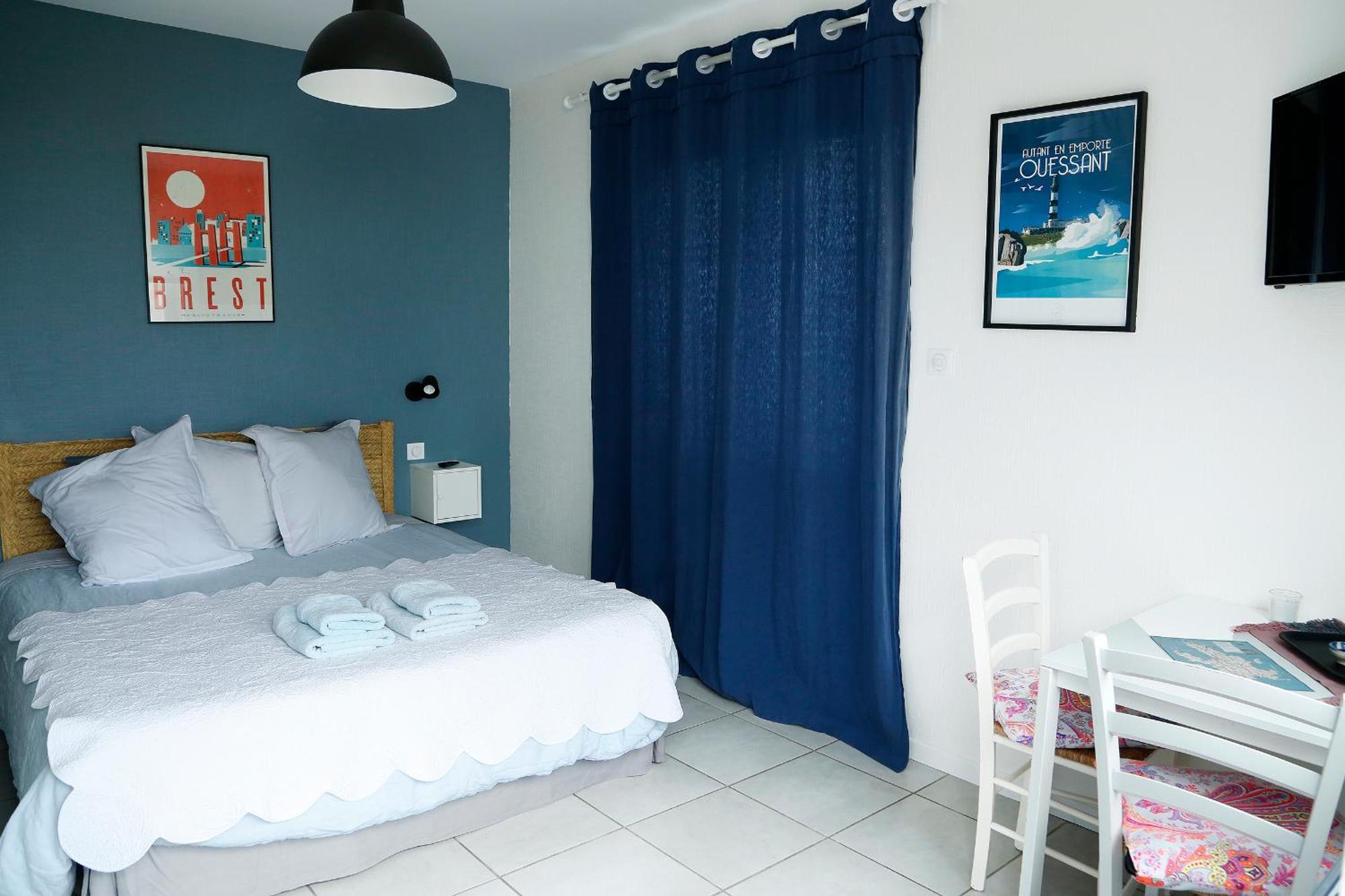L'Atelier De Mezareun Bed & Breakfast Ushant Exterior photo